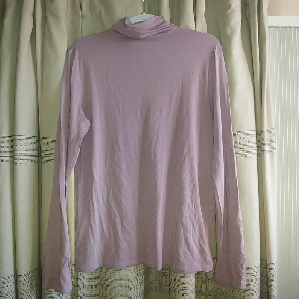Like new Banana Republic mock neck